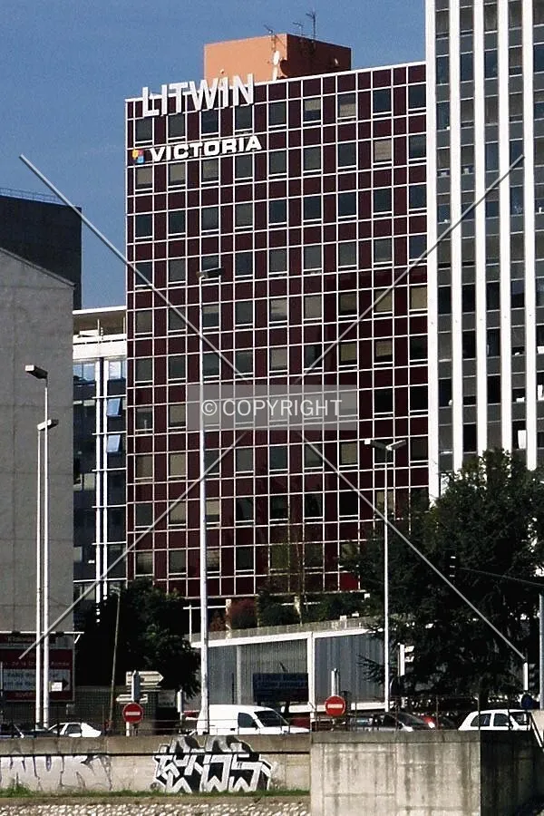 East facade from Île de Puteaux