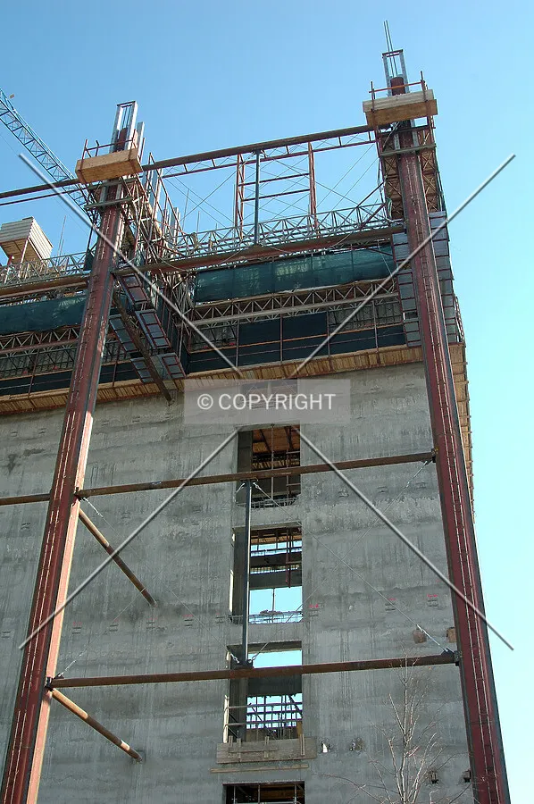 Steel structure to support the building's projection
