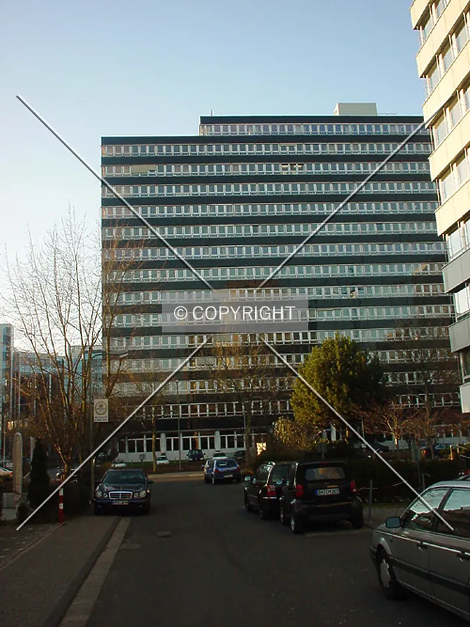 The left as seen from nearby Deutsche Bank Corporate Center - Haus C