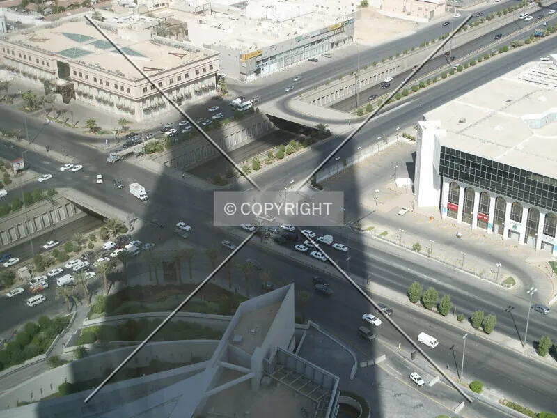 Photo 825-794-420