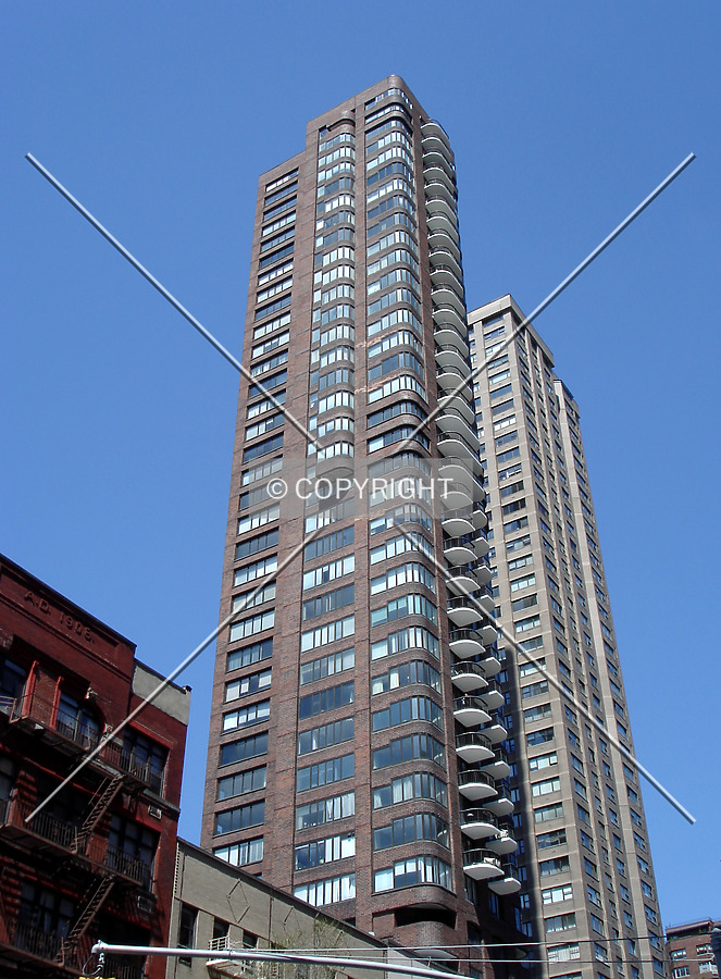 Lookng northward from East End Avenue