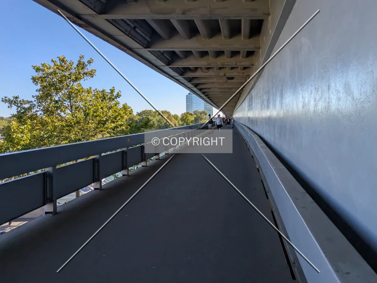 Pedestrian walk on the eastern side