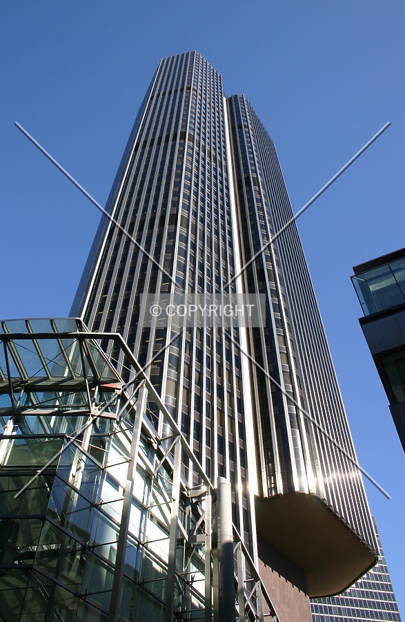 Looking up from Old Broad Street