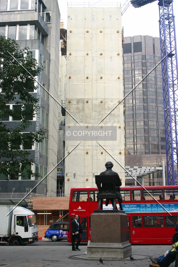 View north of the core from Royal Exchange Buildings