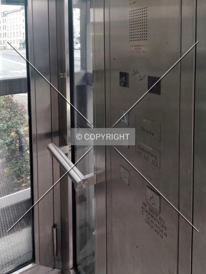 ELT elevator