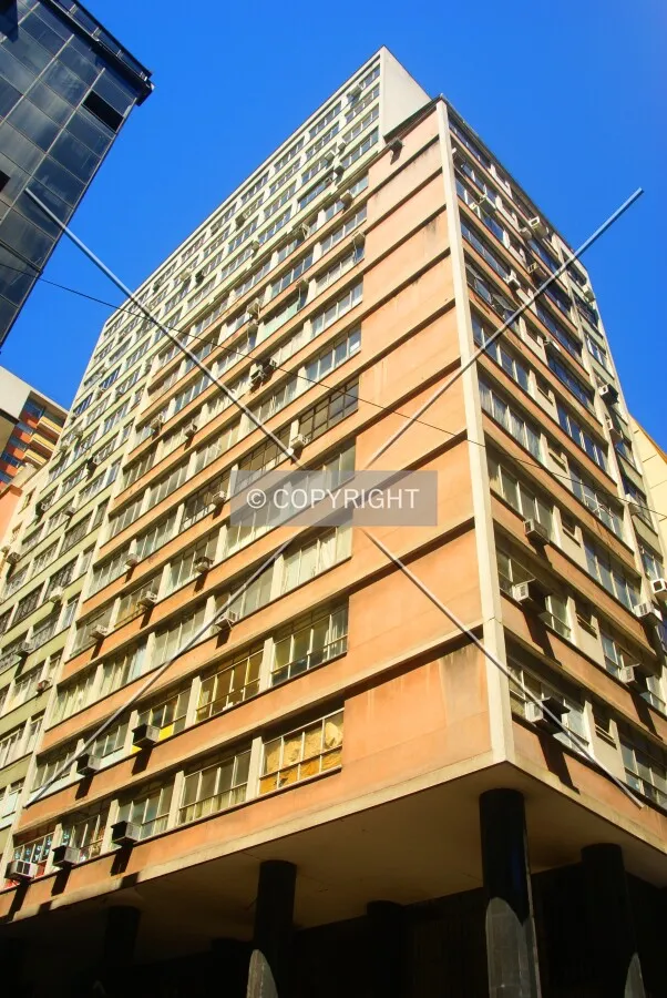 Looking up from the corner of Vigário José Inácio Street and General Vitorino Street