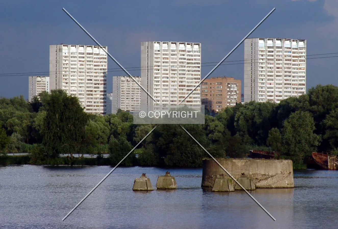 The northeastern view from across Nagatinsky Creek