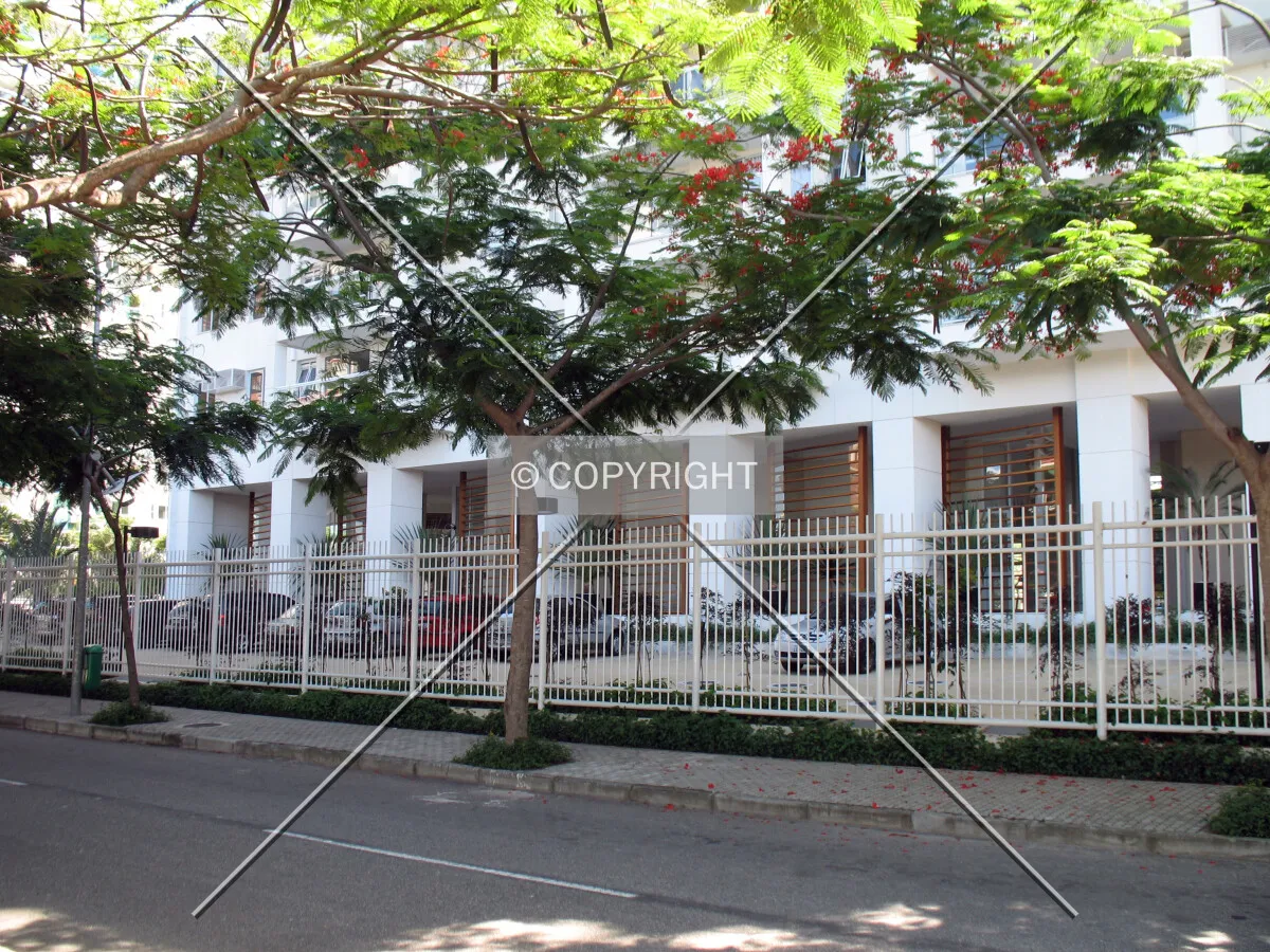 The lobby seen from Avenida das Jabuticabeiras