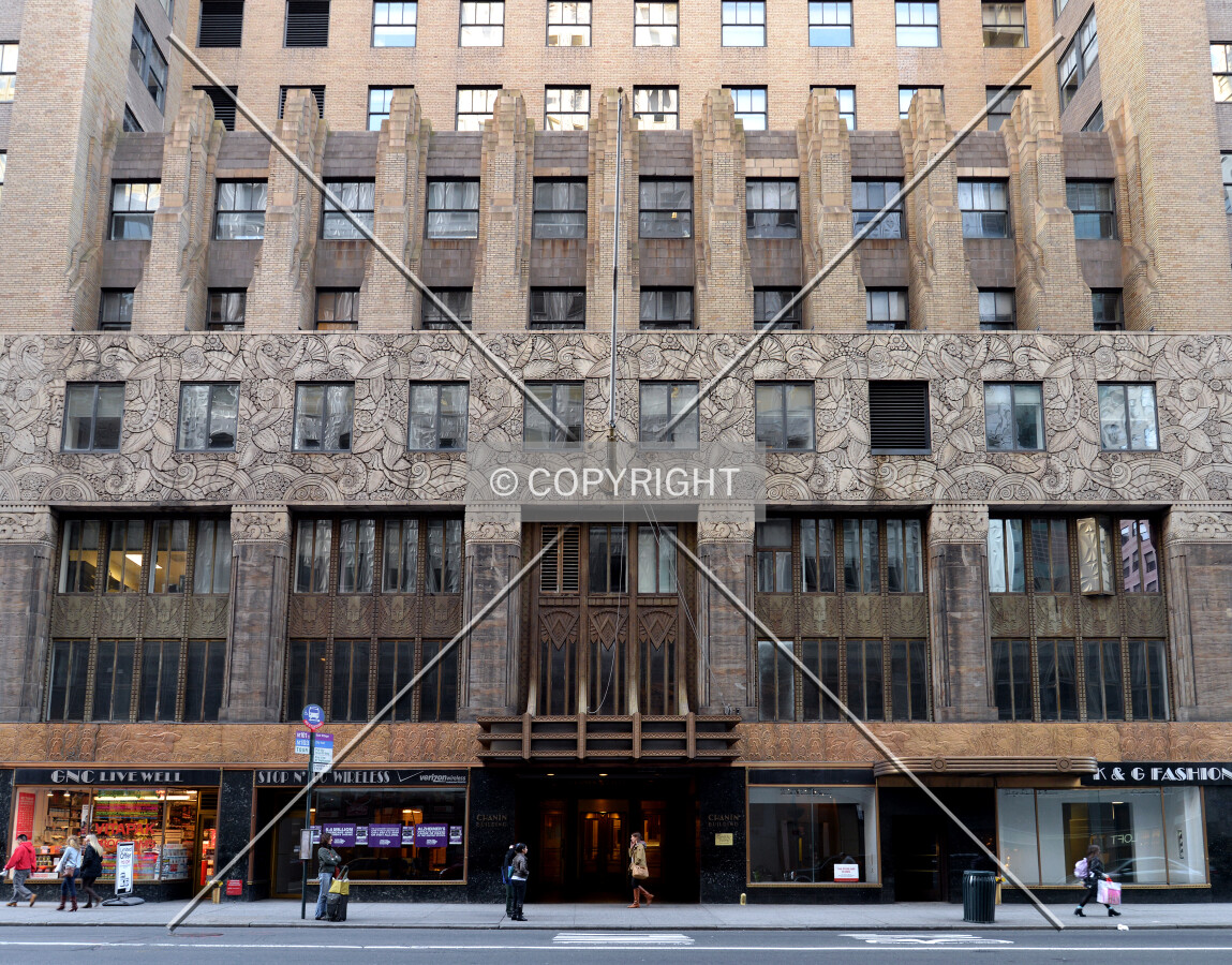 Entrance area from the southeast on Lexington Avenue