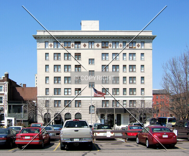 Gus Genetti Hotel