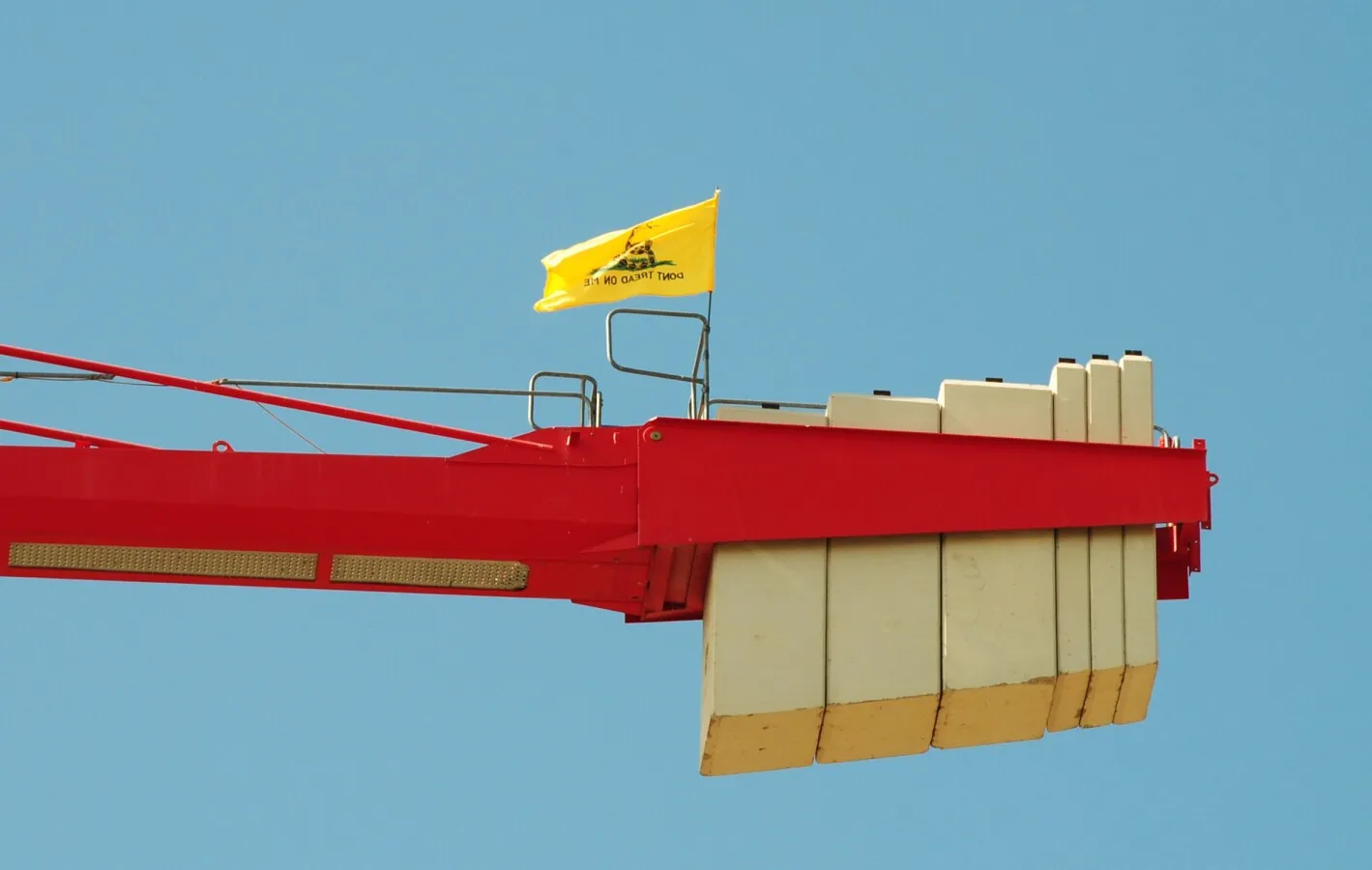 A Gadsden flag on the tower crane