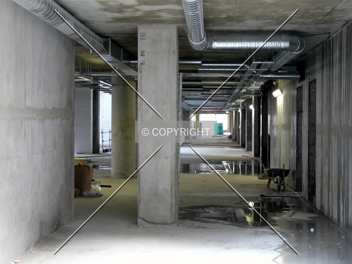 View inside groudn floor from Rue Cantagrel