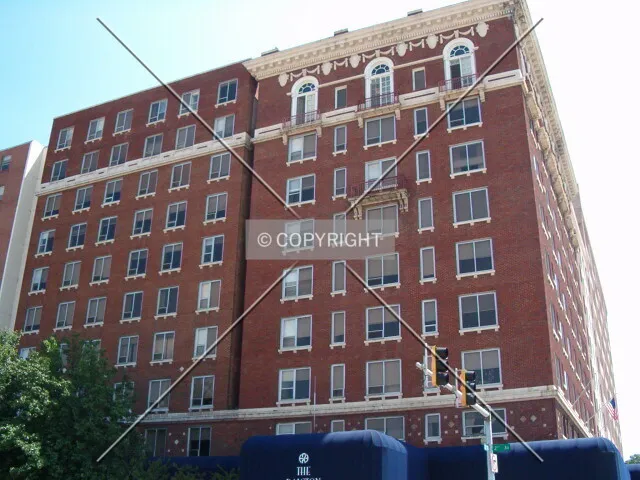 Photo 084-028-738