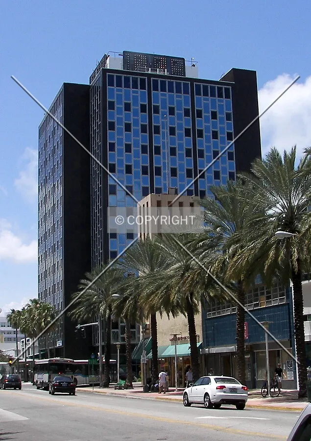 View from the east on Lincoln Road