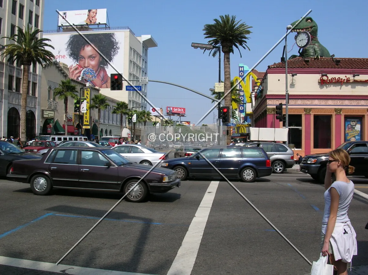 Looking east on the intersection with North Highland Avenue