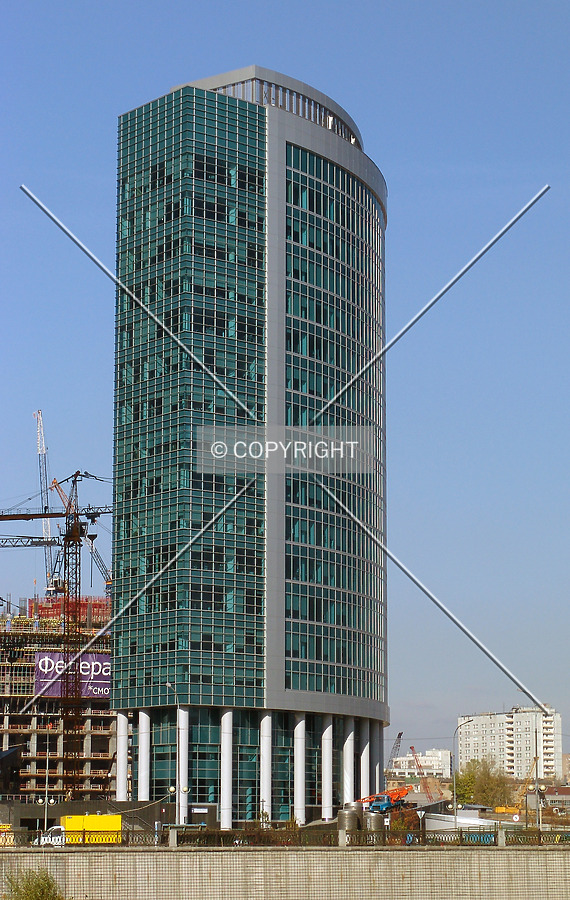 Side view from across Moskva River