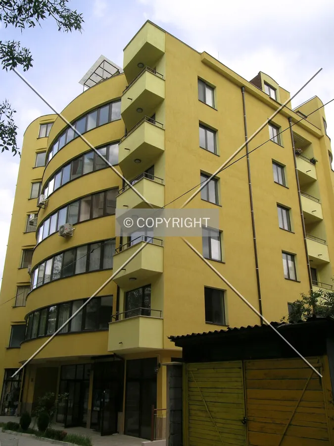 Photo 084-377-990