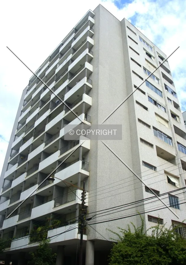 Lateral and front view as seen from across Hilário Ribeiro Street