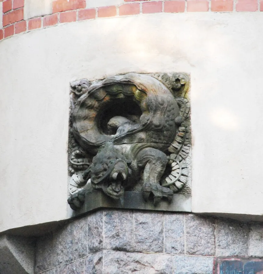 Lizard on the facade