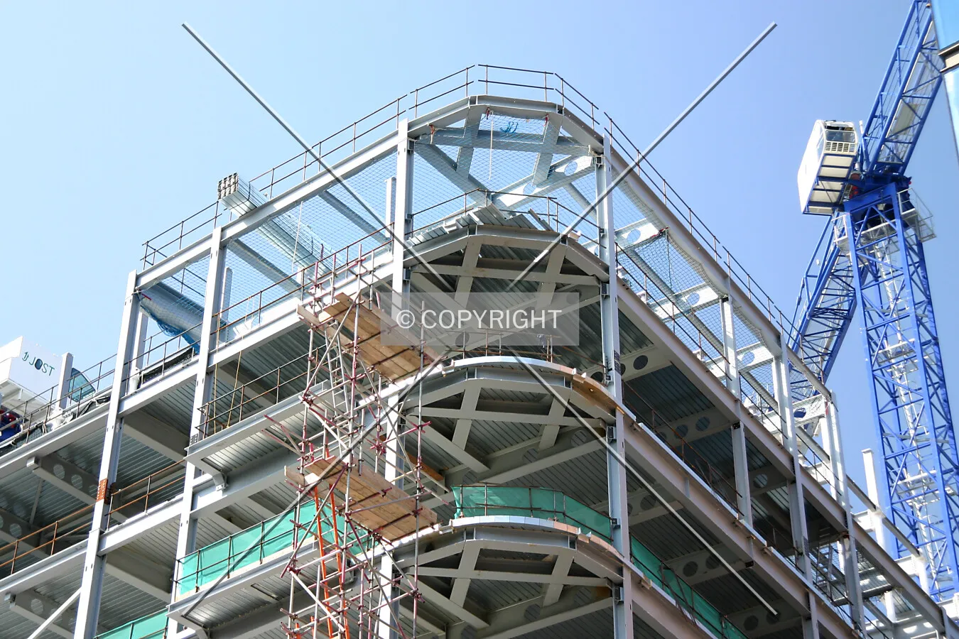 Looking up at the top of the southeast corner from Holborn Viaduct