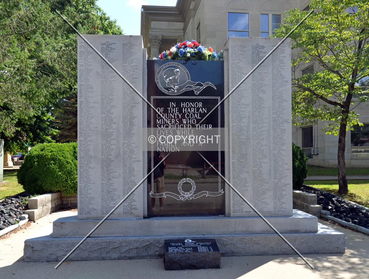 Memorial to killed miners from the west