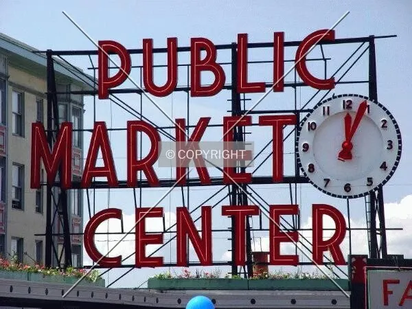 The famous Pike Place sign