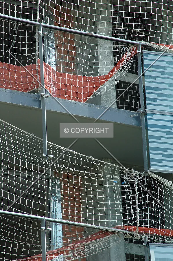 Steel piece to hold the balcony glass