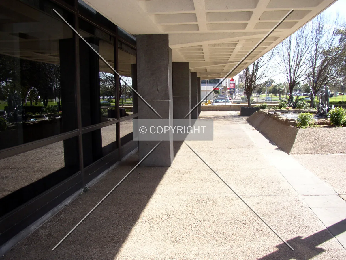 Main entrance off Lakeshore Drive