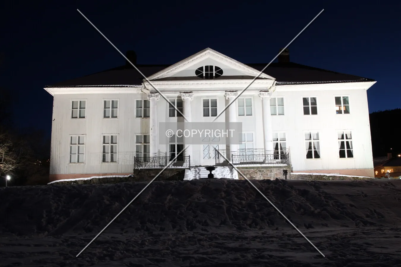 Night view of the main facade