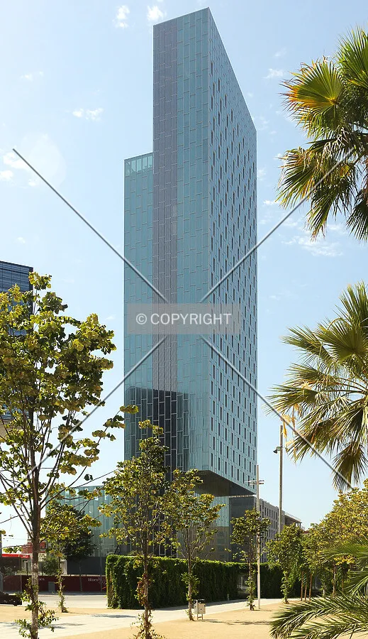 Northeast side seen from Parc Central