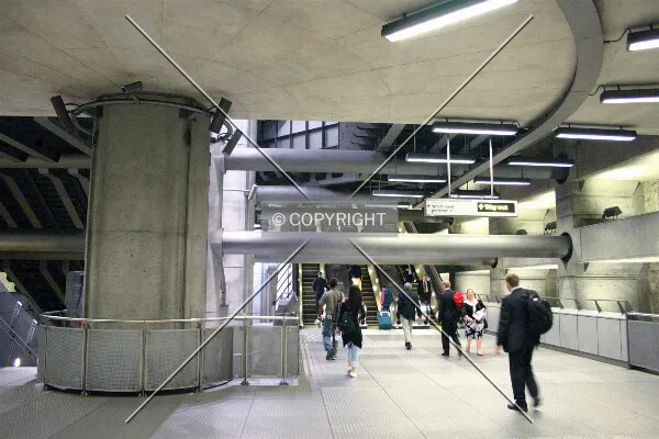 A mid-level concourse at Westminster Tube station