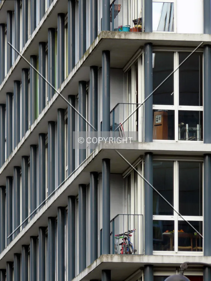 Detail of the facade from the west