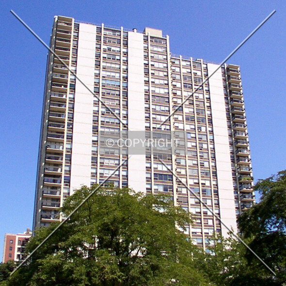 West façade seen from LaSalle Street