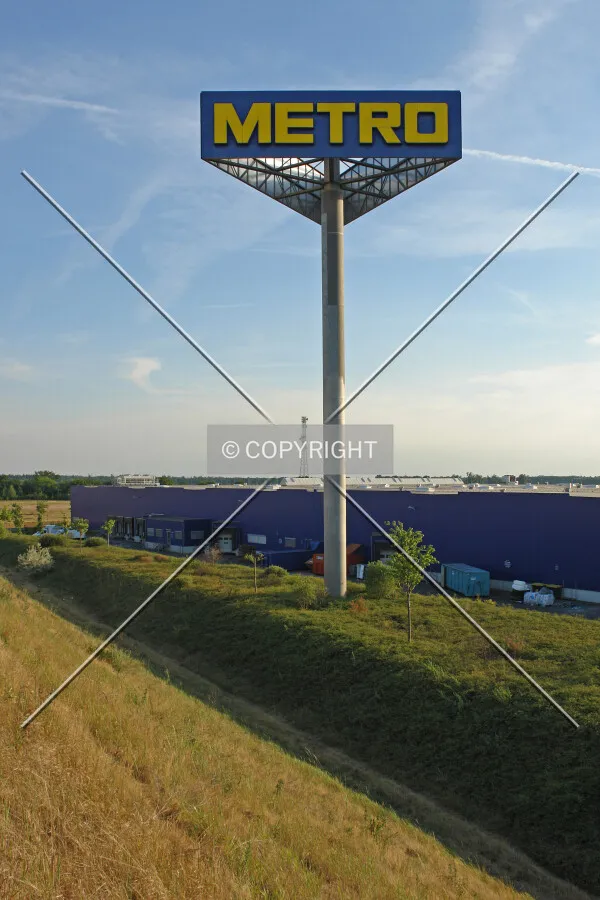 Metro Advertising Mast