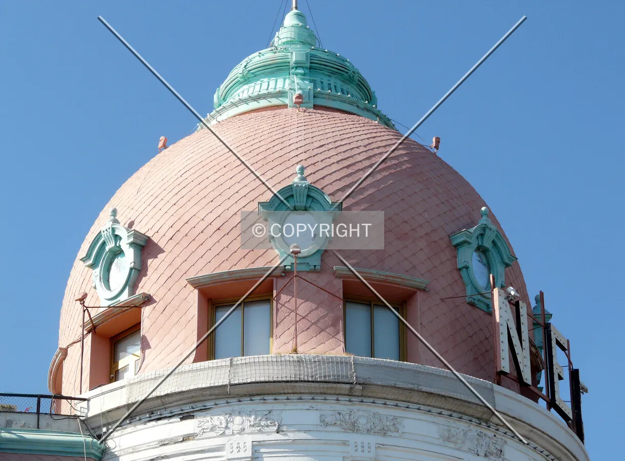 Dome at the southeast corner