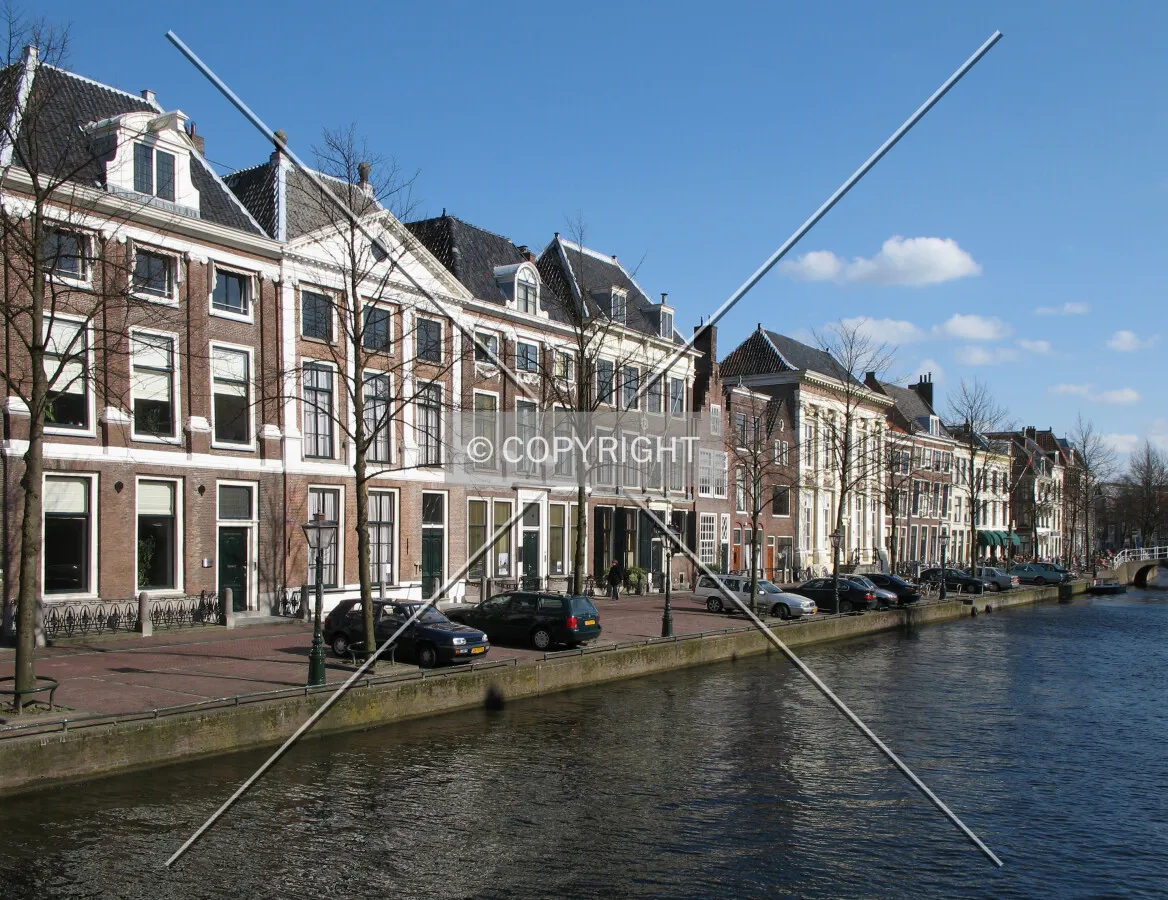 View along the Rapenburg canal