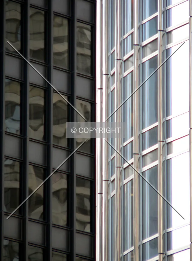 Facade comparisons between 330 North Wabash and Trump Tower