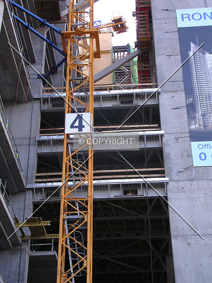 Skyway linking the external towers with the office tower