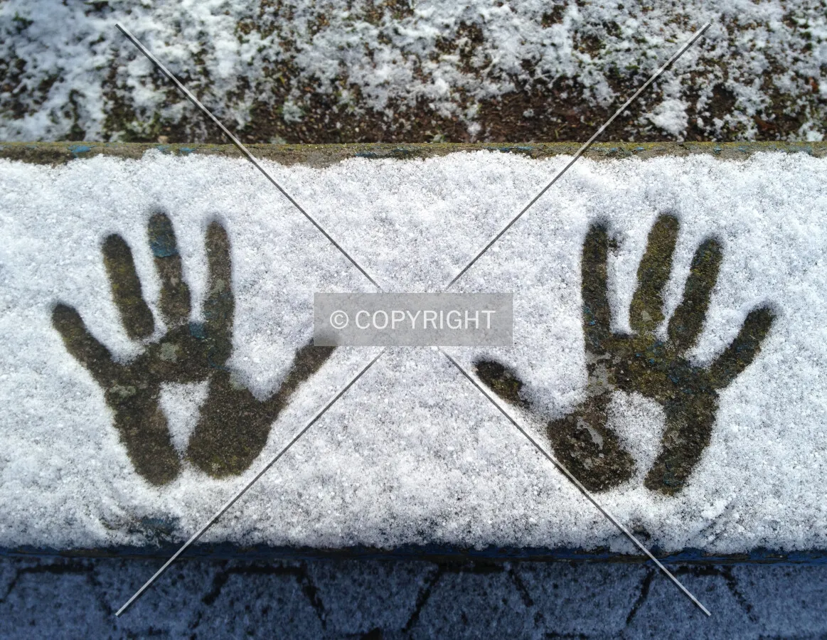 I was here - two hands in the snow