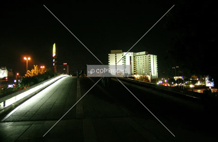 Photo 868-196-982