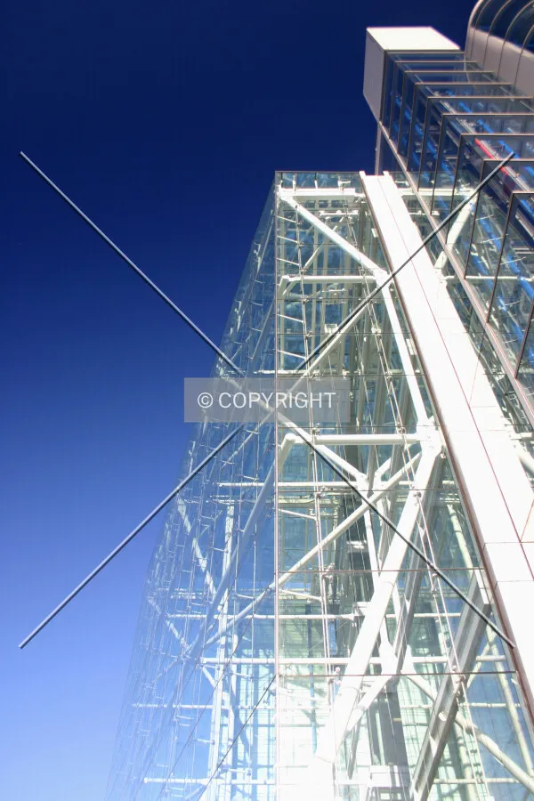 Looking straight up at the western glass façade from Tower Bridge Approach