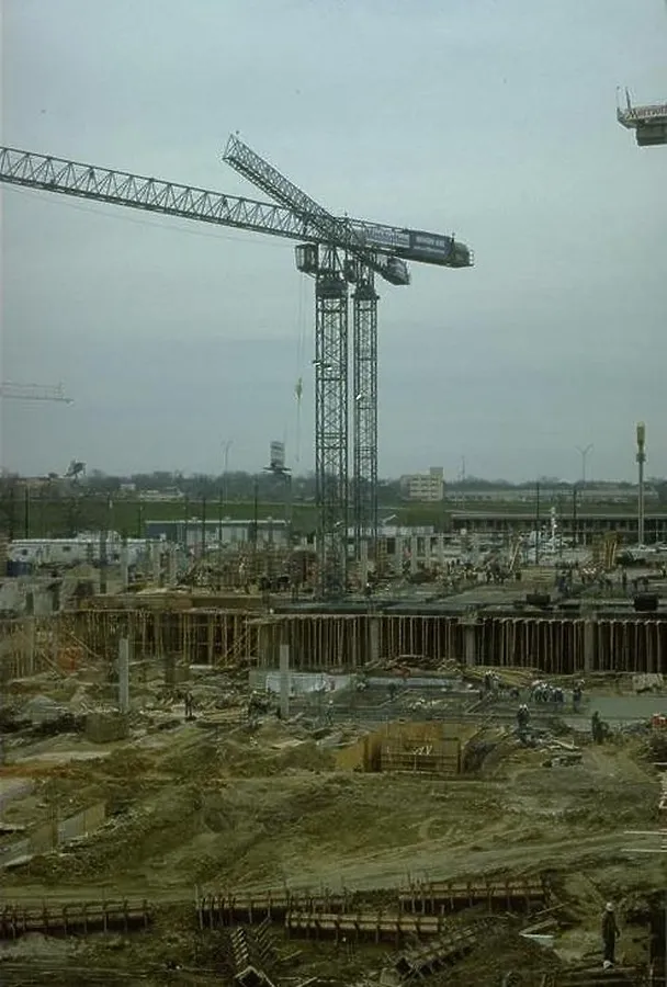 Tower cranes