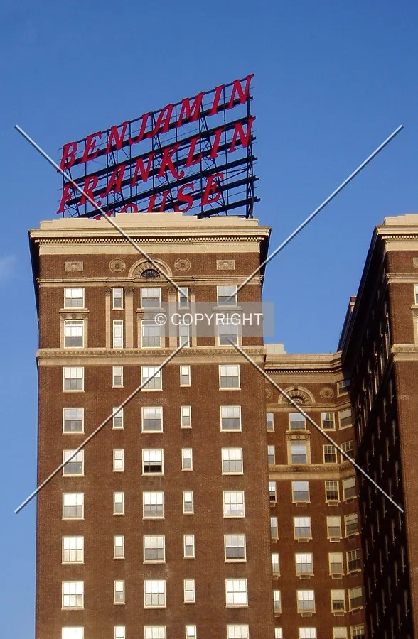 Enormous sign and top of the north wing