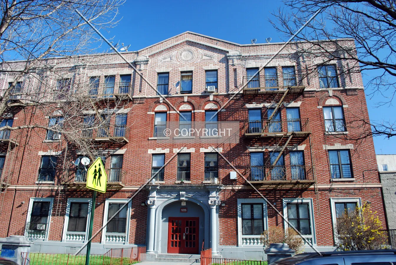 Looking up from Eastern Parkway