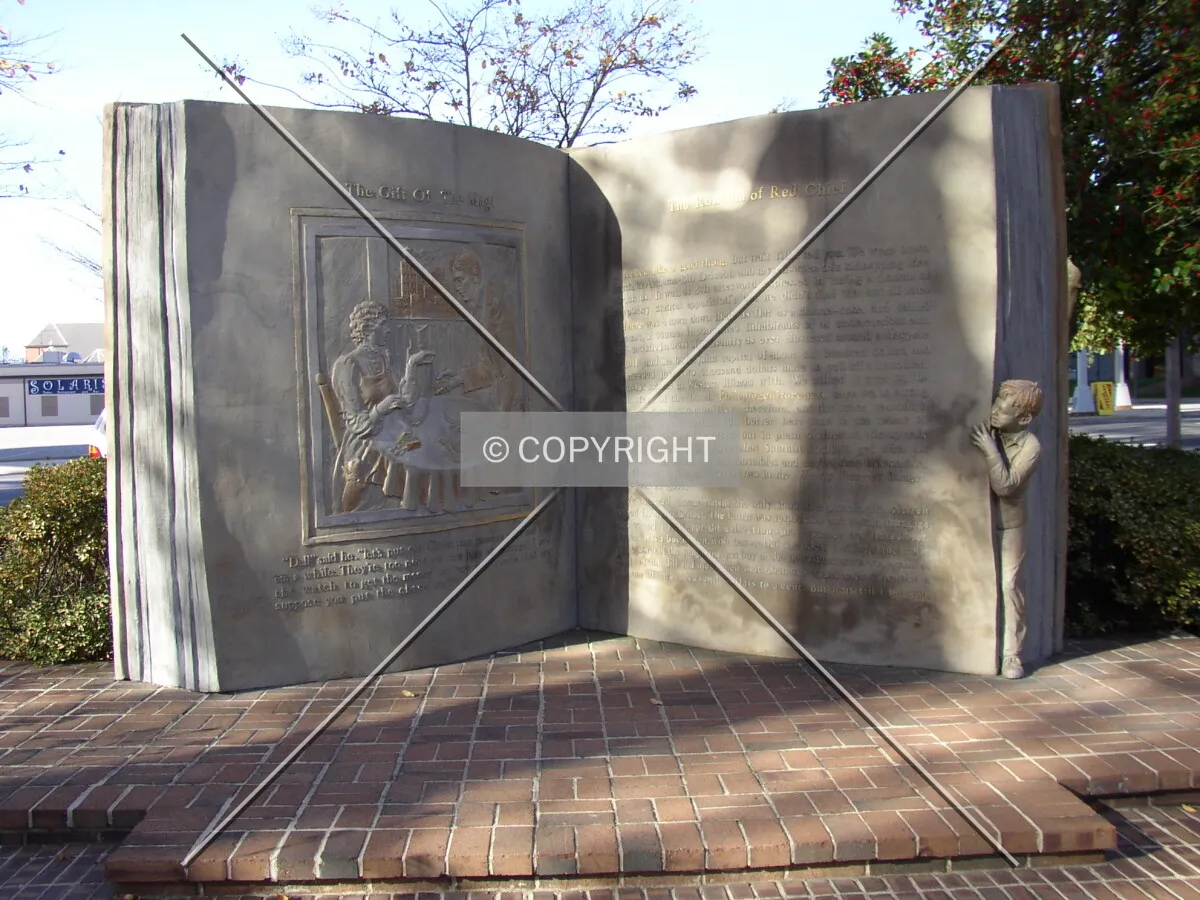 Gift of the Magi book sculpture adjacent to the main entrance