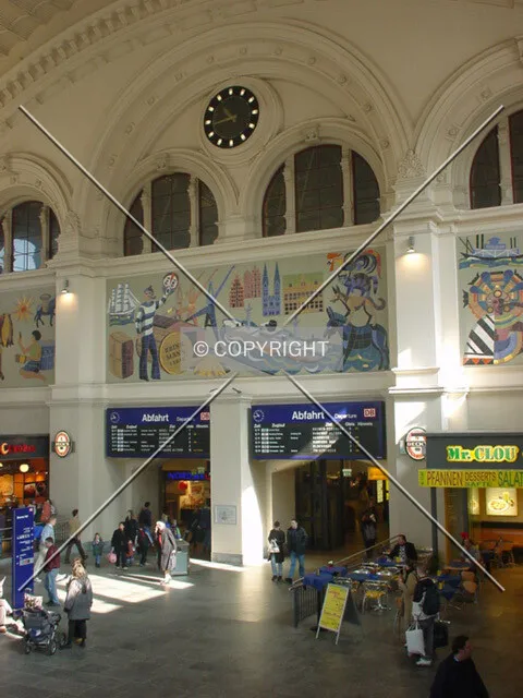 Main hall of the rail station