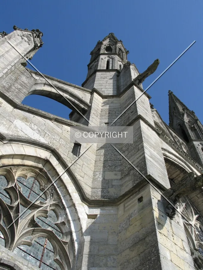 Looking up at the northern pinnacle of the western façade