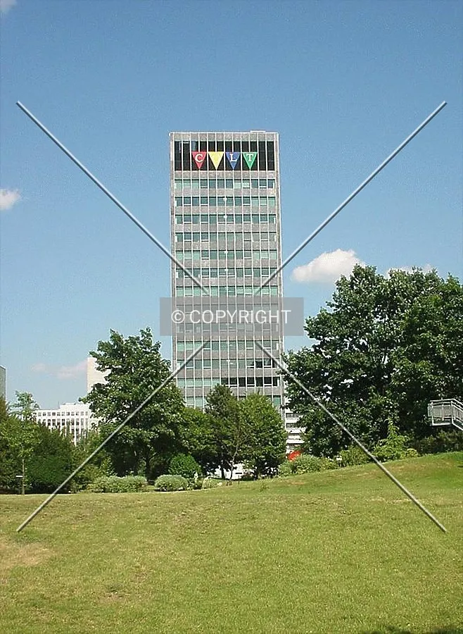 Side view; as seen from Lyoner Straße