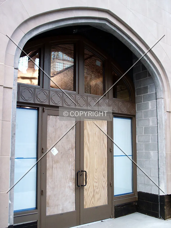 Side entrance on Wabash Avenue