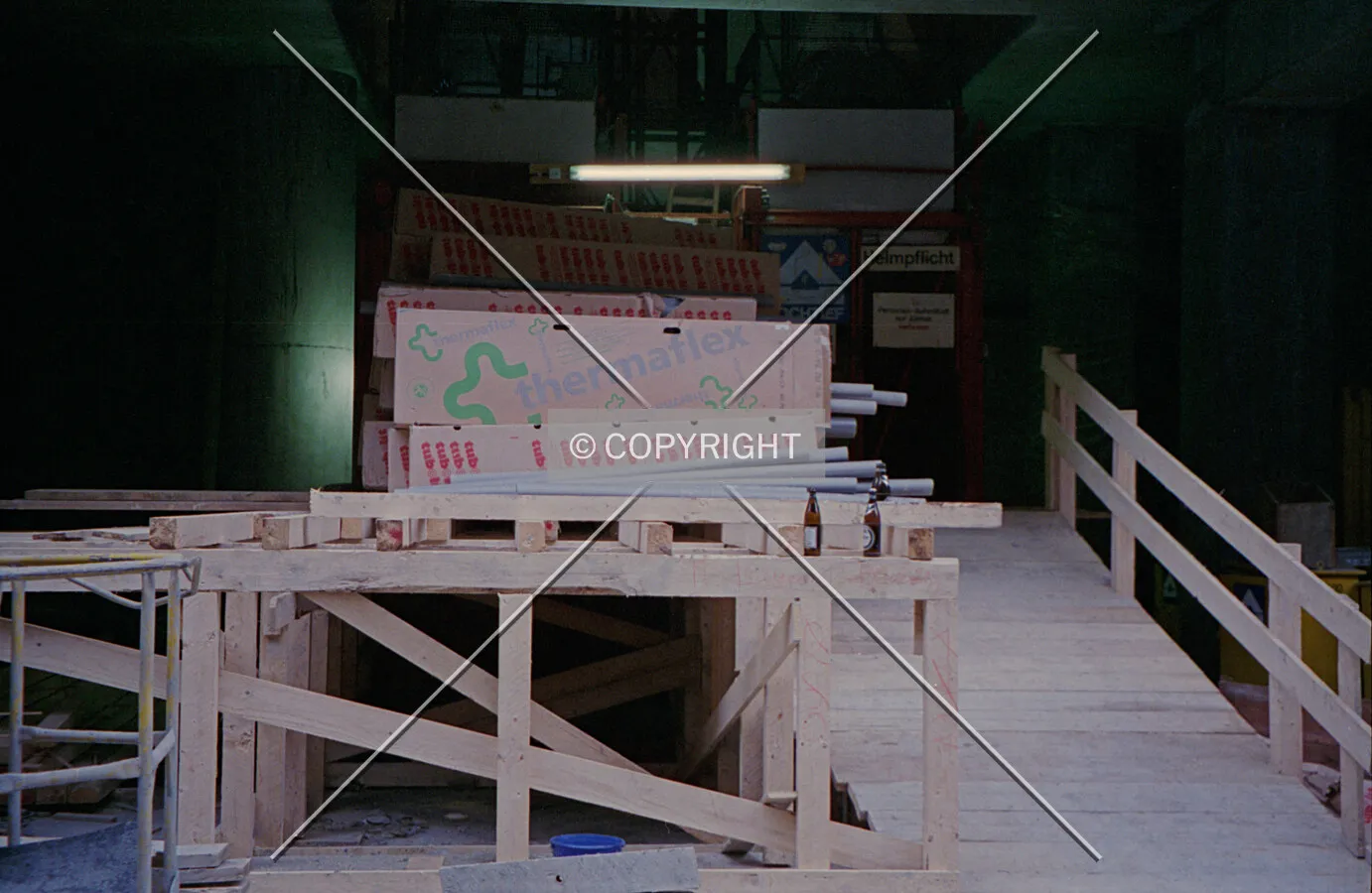 Photo 880-383-201